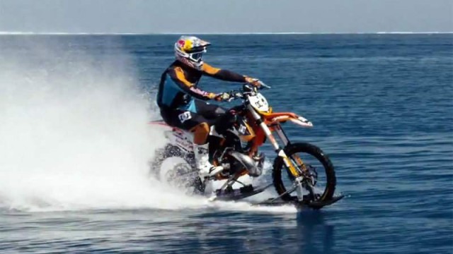 Surfing on a dirt bike! 1 Robbie Maddison rides his dirt bike and surfing (4)