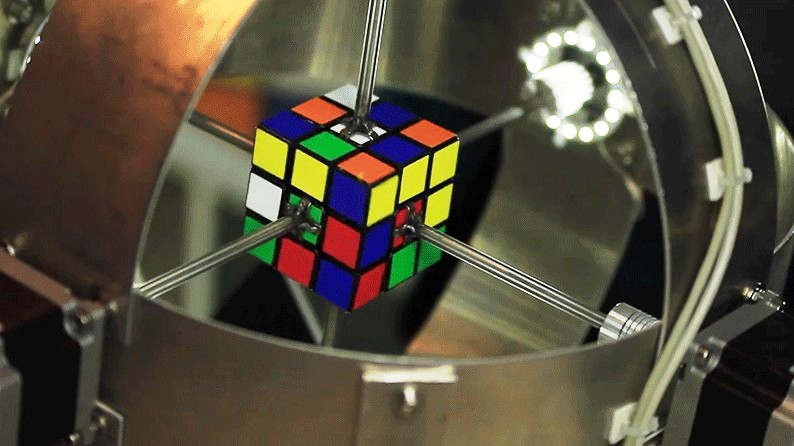 wordlessTech | Robot breaks Rubik's Cube-solving one ...