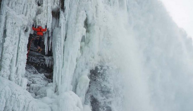 Ice Climbing Niagara, WIll Gadd (3)