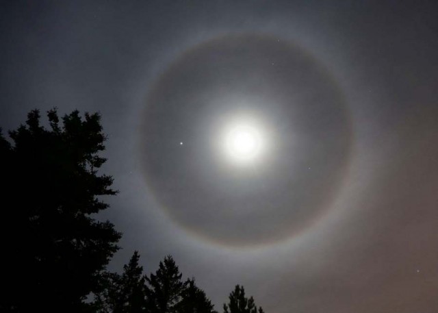 Jupiter, halo and the Full Snow Moon