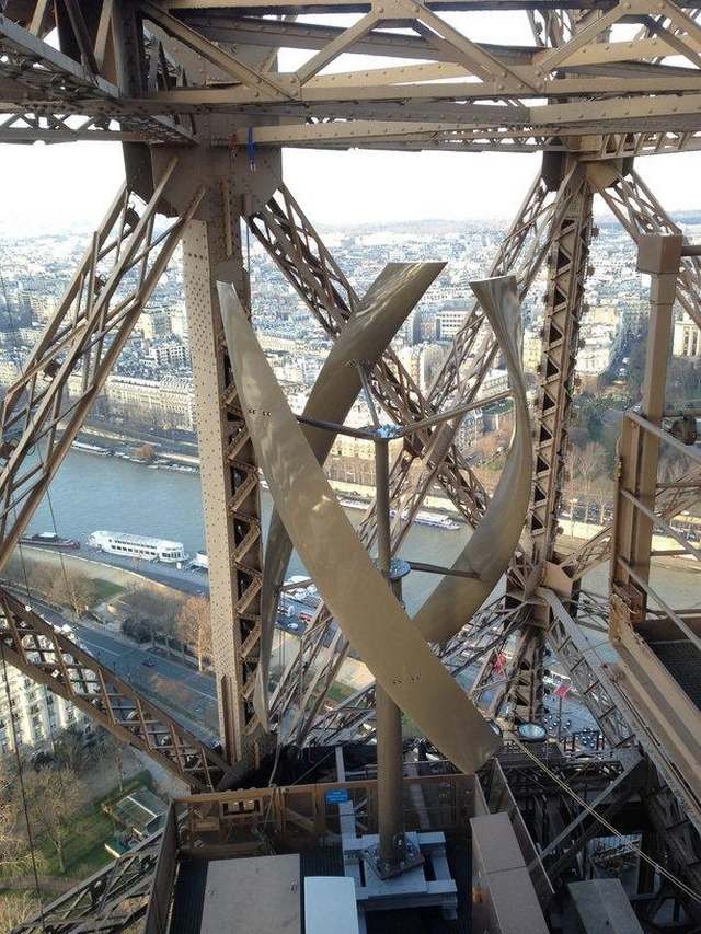 Wind Turbines on Eiffel Tower (4)