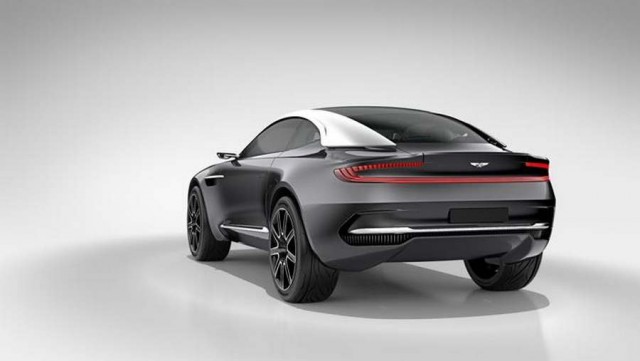 Aston Martin DBX (3)