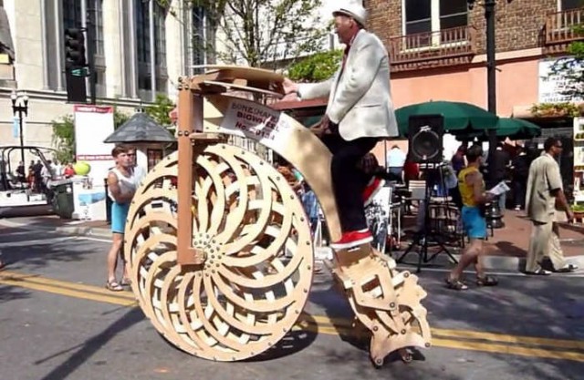 Big Wheel kinetic bicycle