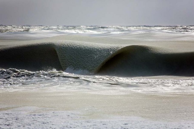 Frozen Waves off the coast of Nantucket (4)