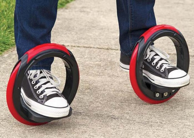 Sidewinding Circular Skates