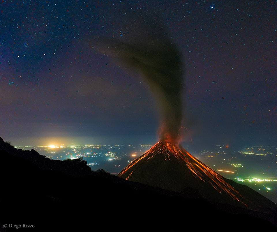Volcan de Fuego erupts