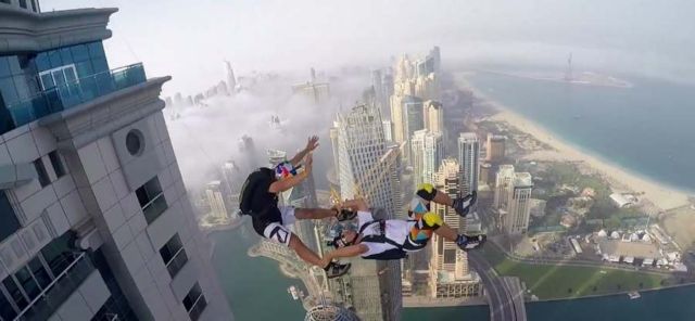 Base jumping in Dubai