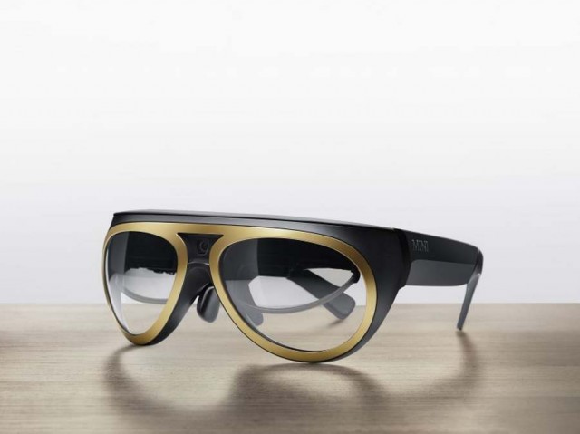 Mini augmented reality glasses (2)