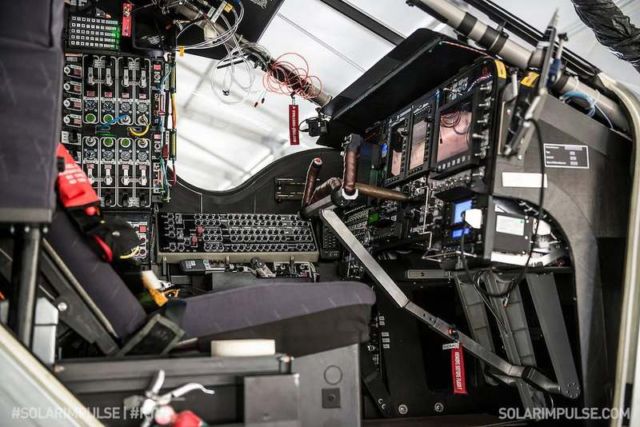 The Cockpit of Solar Impulse (2)