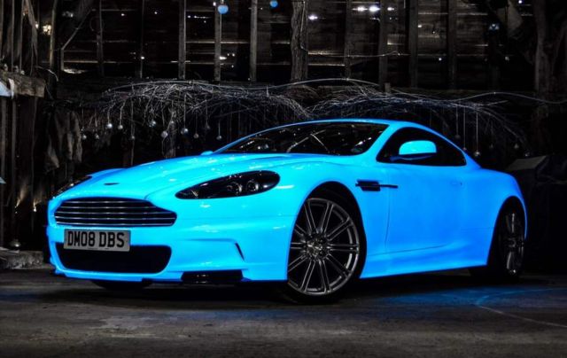 Aston Martin DBS in glow paint