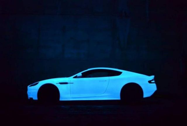Aston Martin DBS in glow paint (5)