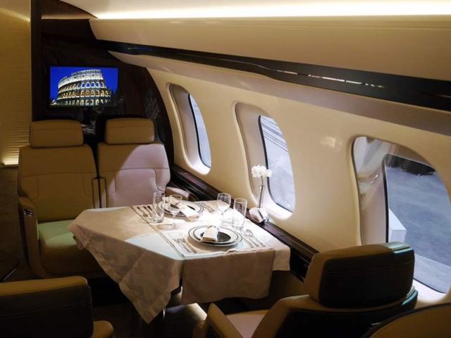 Bombardier Global 7000 luxury jet (4)