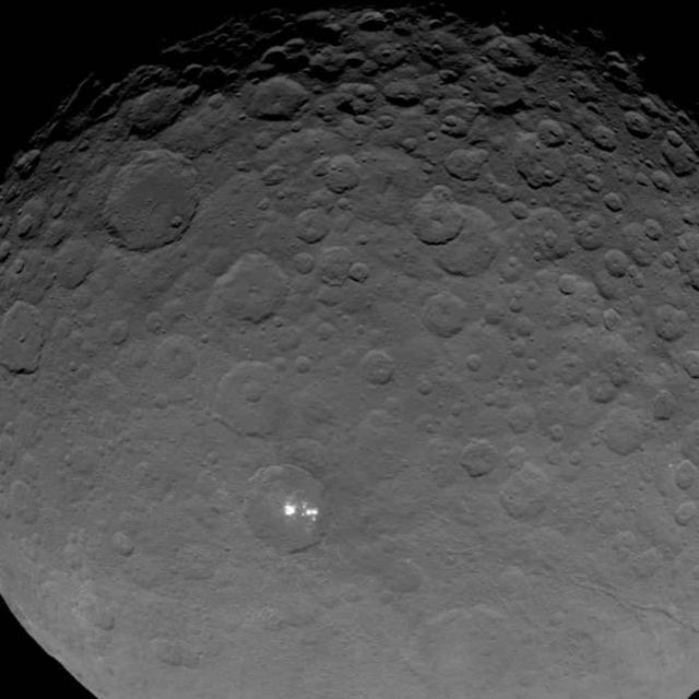 Ceres bright 'Alien' Spots