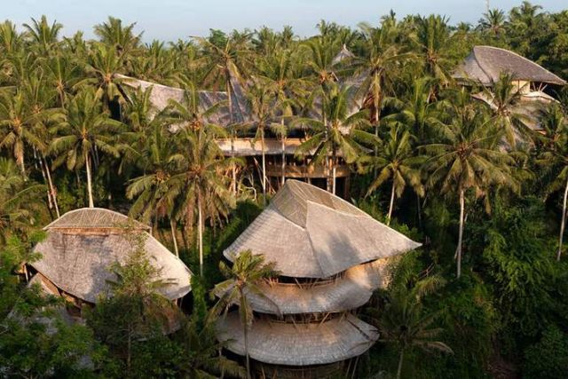 Bamboo houses in Indonesia (9)