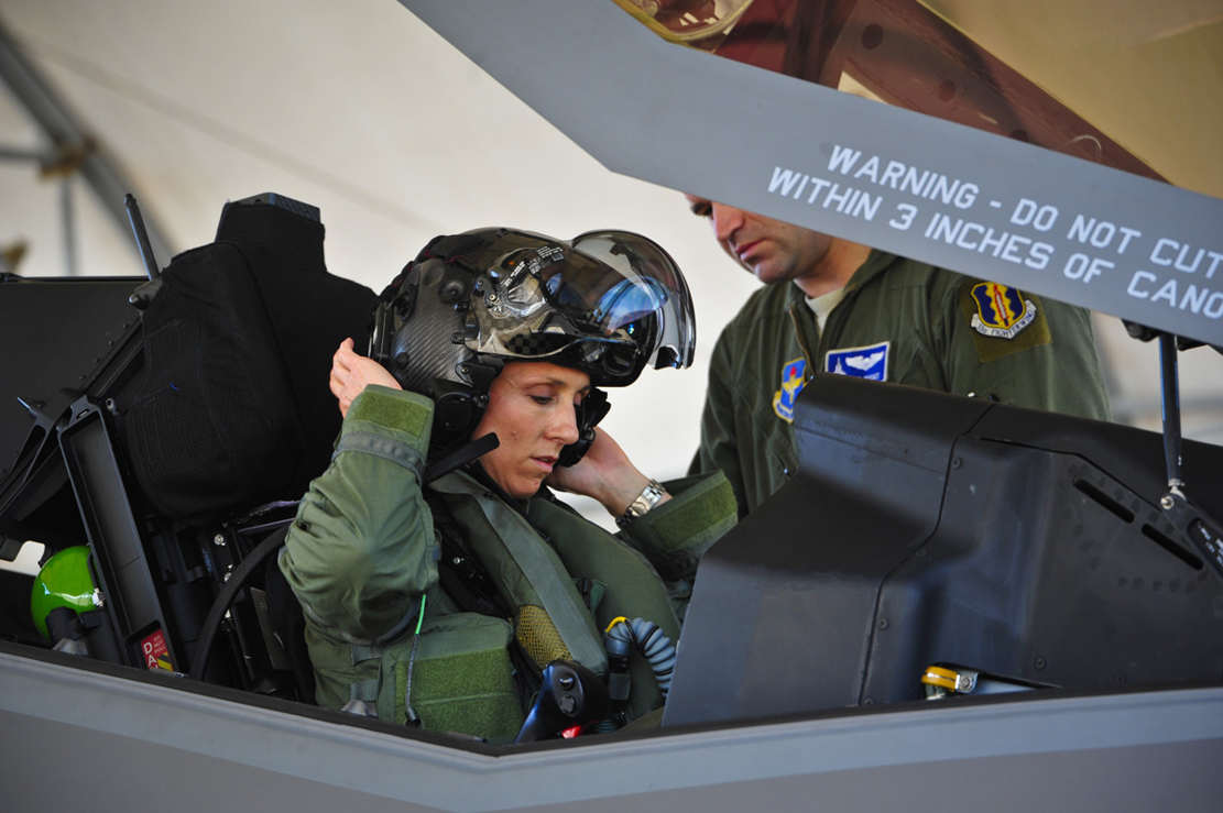 First female F-35 pilot (1)