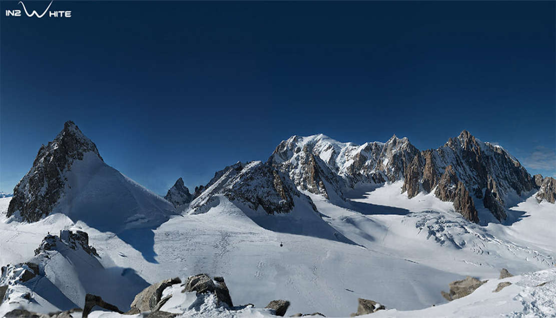 Mont Blanc panorama made of 70,000 pictures