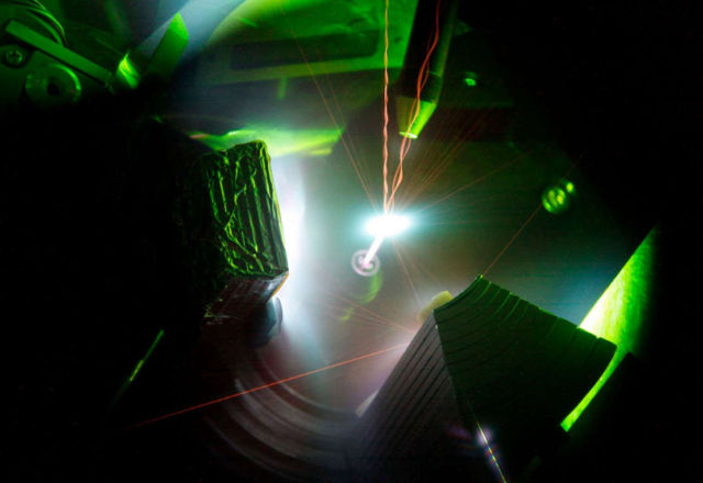 Trident Laser produce Plasma