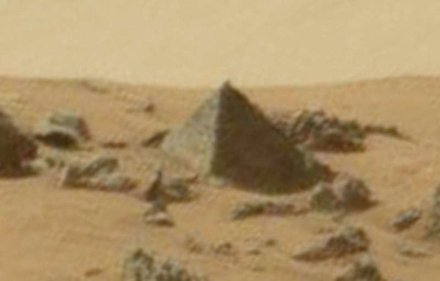 A pyramid on Mars 