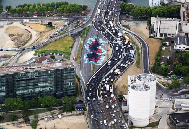 Giant Optical Illusion in Paris by 1010 (1)