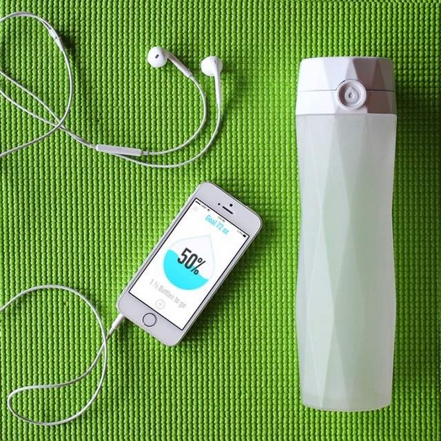 HidrateMe- Smart Water Bottle (2)