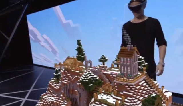 Holographic Minecraft game