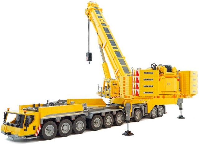 Lego Mobile Crane (2)