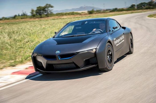 Hydrogen BMW i8 concept (10)