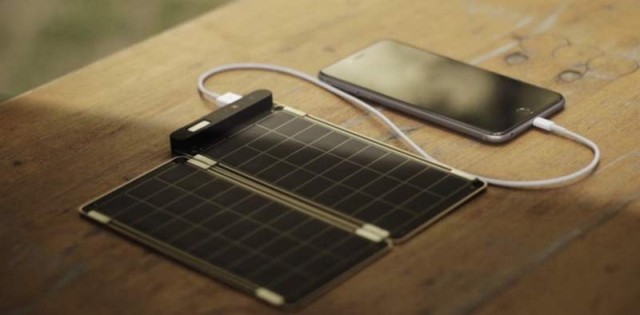 world's thinnest solar charger (3)