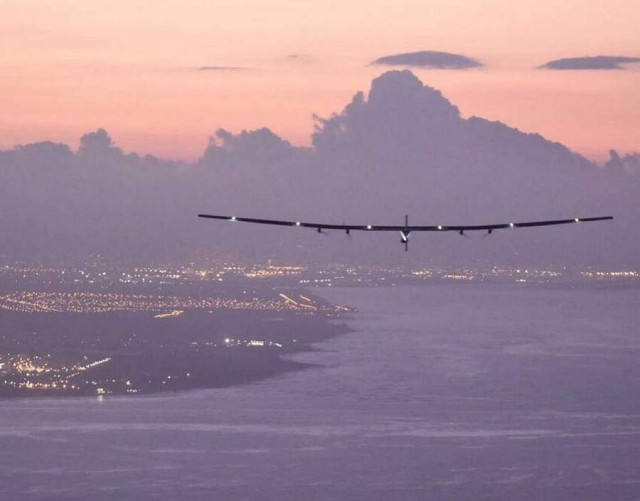 Solar Impulse Record-Breaking Solo Flight to Hawaii