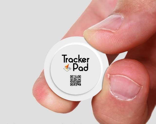 TrackerPad - Sticky GPS tracker pad