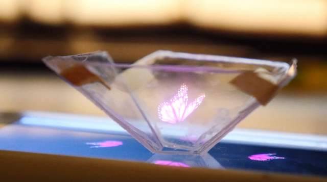 smartphone into a Hologram Projector