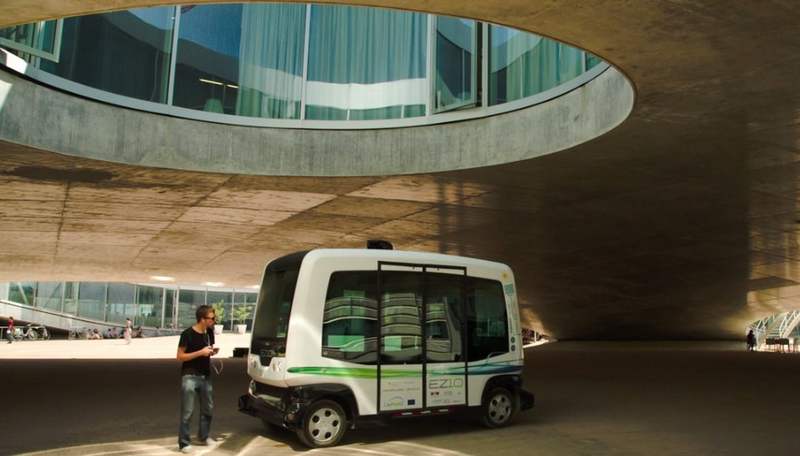 EasyMile driverless shuttle at EPFL University