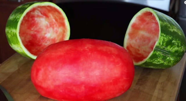 Perfectly peel off the skin of watermelon