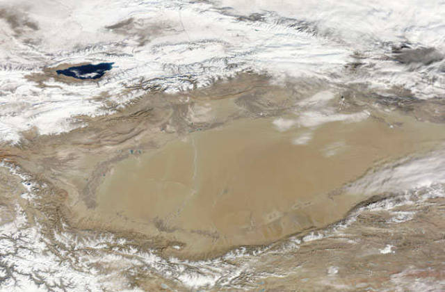 ocean under Tarim basin desert 