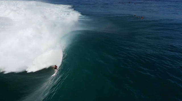 Surfing the waves of Teahupo’o