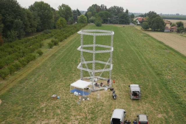 The biggest Delta 3d printer in the world (3)