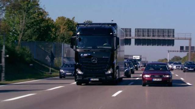 Mercedes-Benz autonomous truck 2