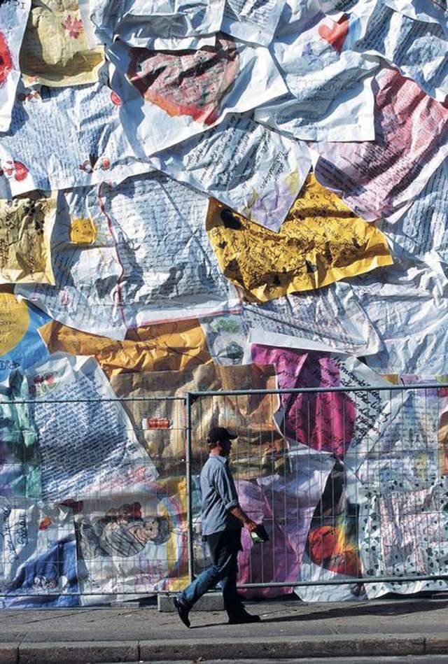 Former Berlin Post office wrapped with Love Letters (3)