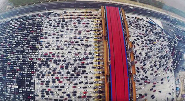 Insane Chinese traffic jam