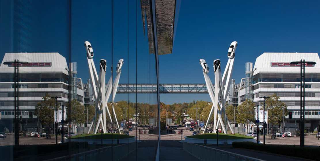 Porsche 911s steel frame sculpture by Gerry Judah (2)