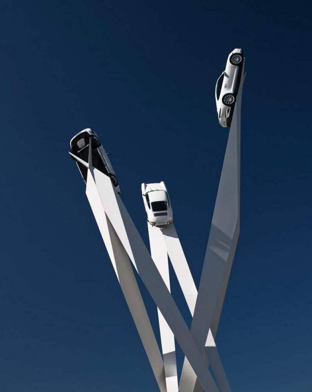 Porsche 911s steel frame sculpture by Gerry Judah (1)