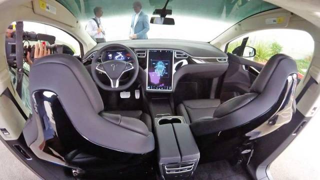 Tesla Model X electric SUV (9)