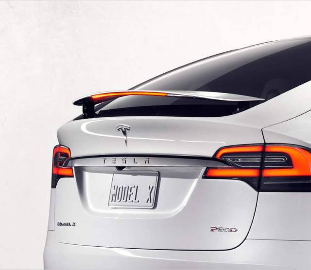 Tesla Model X electric SUV (4)