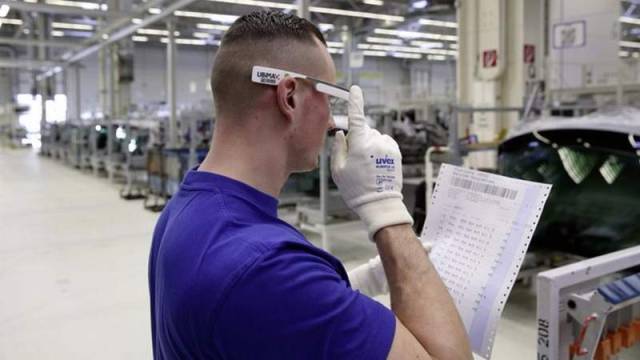Volkswagen uses 3D smart glasses as standard equipment (2)