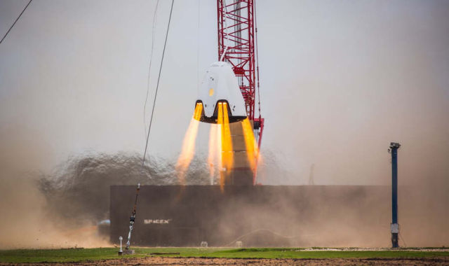 SpaceX Dragon 2 successful Propulsive Hover Test 