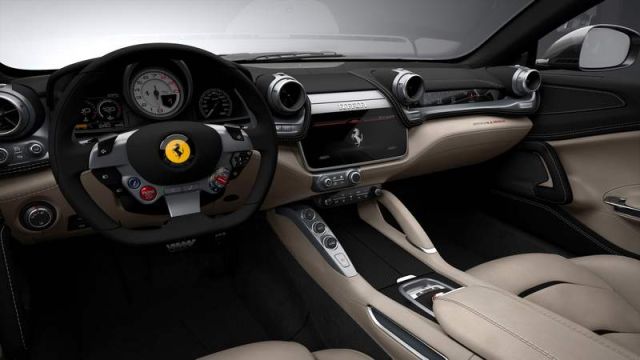 Ferrari GTC4Lusso (5)