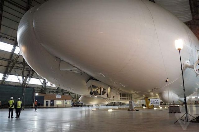 Airlander 10 world's biggest aircraft