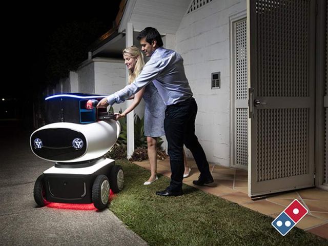 Domino self-driving Pizza delivery robot 