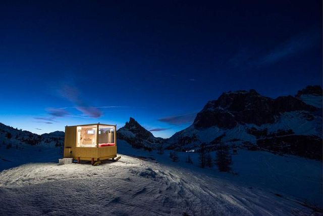 Tiny Starlight Room in the Dolomites (8)