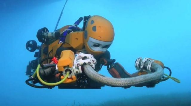 Humanoid Robot Diver (1)